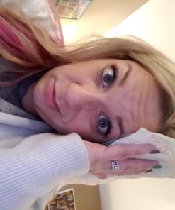 HOMCOM Piano Bench, Duet Piano Chair with Faux Leather Padded Cushion and Wooden Frame, Button Tufted Keyboard Bench, White Country White 43 71 8a01fqnL