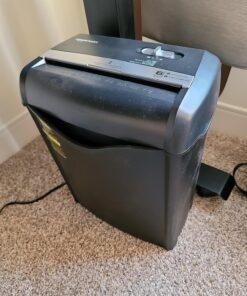 Amazon Basics 6 Sheet Cross Cut Paper and Credit Card Home Office Shredder with 3.8 Gallon Bin, Black 34 71 Do2H1i7L
