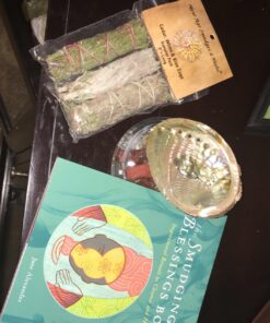 The Smudging and Blessings Book: Inspirational Rituals to Cleanse and Heal Paperback 30 710LKOFASUL