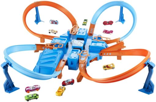 Hot Wheels Track Set with 1:64 Scale Toy Car, 4 Intersections for Crashing, Powered by a Motorized Booster, Criss-Cross Crash Track (Amazon Exclusive)