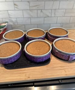 Wilton Bake-Even Cake Pan Strips - Use Cake Strips on Baking Pans for Evenly Baked Cakes, 6-Piece Set, (2) 35 x 1.5-Inch, (2) 25 x 1.5-Inch and (2) 10 x 1.5-Inch 6-Pc. 29 710fjyjrYyL