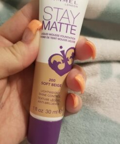 Rimmel London Stay Matte Liquid Mousse - 200 Soft Beige - Foundation, Lightweight, Shine Control, Oil-Free, 1oz 1 Fl Oz (Pack of 1) 40 710lFz5uEL