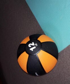 Amazon Basics Medicine Ball for Workouts Exercise Balance Training 12 Pound 42 710uY9VBWdL