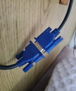 Cable Matters 1ft Full HD 1080P VGA Splitter Cable (VGA Y Cable) for Screen Duplication - Does NOT Show Separate Displays (No Screen Extension) 1 22 710ulSL3jL