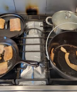 Lodge 10.25 Inch Cast Iron Pre-Seasoned Skillet – Signature Teardrop Handle - Use in the Oven, on the Stove, on the Grill, or Over a Campfire, Black 98 711FBUlfnHL