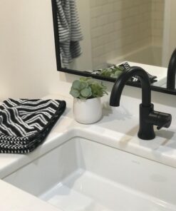 Delta Faucet Trinsic Single Hole Swivel Spout Bathroom Faucet, Black Bathroom Sink Faucet, Single Handle Bathroom Faucet, Diamond Seal Technology, Drain Assembly, Matte Black 559HA-BL-DST Standard Spout 22 711Ib8ZivCL