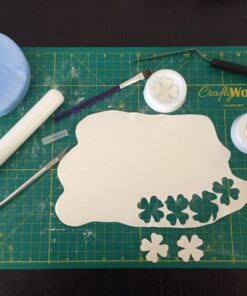 Crafty World 12 x 18 Cutting Mat for Sewing, Self Healing Double Sided Quilting Crafts Mat - Fabric Cutting Mat - Non Slip surface - Rotary Cutting Board A3-12x18 Green 36 711UDR6kX4L