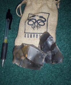 KonvoySG English Flint Stone Rock for Use with A Carbon Steel Striker (not Included) for Bushcraft, Survival and Camping Activities. Comes in an Emergency Tinder Jute Bag. 19 711cUWWRHhL