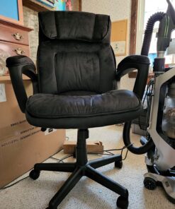 Amazon Basics Classic Office Desk Computer Chair - Adjustable, Swiveling, Ultra-Soft Microfiber, Lumbar Support, 28"D x 25"W x 43.5"H, Black 57 711hs7t5w1L