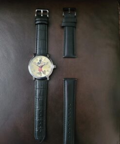 Disney Mickey Mouse Adult Vintage Articulating Hands Analog Quartz Watch Silver, Black 31 7120i9P1hfL