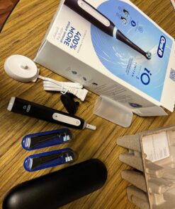 Oral-B iO Series 3 Limited Rechargeable Electric Powered Toothbrush, Black with 2 Brush Heads and Travel Case - Visible Pressure Sensor to Protect Gums - 3 Modes - 2 Minute Timer 63 712Q1V84kbL