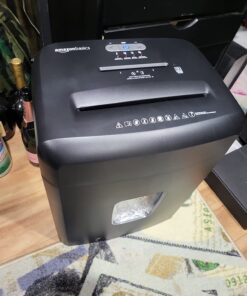 Amazon Basics 15 Sheet - New model Cross Cut Paper and Credit Card CD Shredder With 6 Gallon Bin, Black 50 712SwHHN1WL