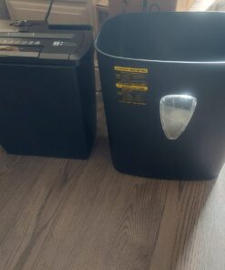 Amazon Basics 8-Sheet Strip Cut Paper, CD, and Credit Card Shredder 35 712mo4aLdBL