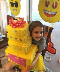 Fadeless Bulletin Board Paper, Fade-Resistant Paper for Classroom Decor, 48” x 50’, Canary, 1 Roll 17 712n2uHcNiL