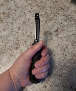 OXO Good Grips Swivel Vegetable Peeler 55 712njsBFlEL