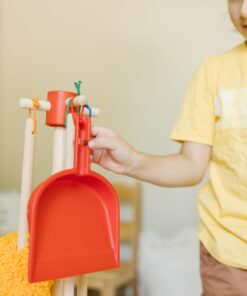 Melissa & Doug Dust! Sweep! Mop! 6-Piece Pretend Play Cleaning Set - Broom, Duster, Kid-Sized Cleaning Toys For Boys and For Girls 38 712p 0S4lfL