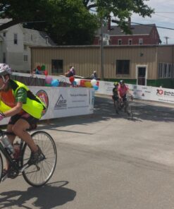 Schwinn Thrasher Adult Bike Helmet, Lightweight Microshell, Men and Women, Dial Fit Adjustment, LED and Non-Lighted Options, Suggested Fit 58-62 Cm Pink/Purple 33 712tDKxqEOL