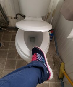 WSSROGY Elongated Toilet Seat with Lid, Quiet Close, Fits Standard Elongated or Oblong Toilets, Slow Close Seat and Cover, Oval, White 31 712xX7HJEML