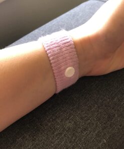 Sea-Band Mama Anti-Nausea Acupressure Wristband for Morning Sickness, Colors May Vary, Pack of 2 40 713uVU2lVDL