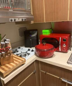 Lodge 6 Quart Enameled Cast Iron Dutch Oven with Lid – Dual Handles – Oven Safe up to 500° F or on Stovetop - Use to Marinate, Cook, Bake, Refrigerate and Serve – Island Spice Red 48 71414jYHUiL