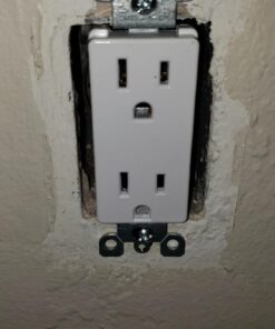 Leviton 5325-WMP 15 Amp, 125 Volt, Decora Duplex Receptacle, Residential Grade, Grounding, 10-Pack, White AmazonUs/LEVV9 10 count(Pack of 1) 12 7145T9rATlL