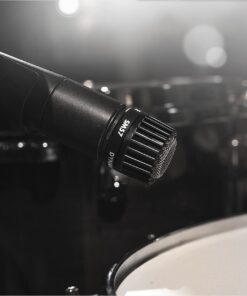 Shure SM57 Dynamic Instrument Mic - Professional Quality and Versatility for Live Performances and Recording - Contoured Frequency Response, Durable, Ideal for Drums, Percussion, Amplifiers (SM57-LC) 33 714L 97i5cL