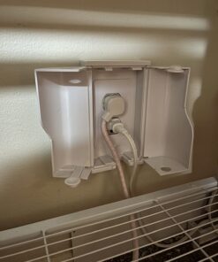 Safety Innovations Twin Door Baby Safety Outlet Cover Box for Babyproofing Outlets - More Interior Space for Extra Large Electrical Plugs and Adapters - Easy to Install - Easy to Use, (1-Pack) 35 714UYmxpm3L