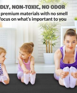 Gorilla Mats Premium Large Yoga Mat – 7' x 5' x 8mm Extra Thick & Ultra Comfortable, Non-Toxic, Non-Slip Barefoot Exercise Mat – Works Great on Any Floor for Stretching, Cardio or Home Workouts 7' x 5' x 8mm (84" Long x 60" Wide) 22 714mpcJsI7L