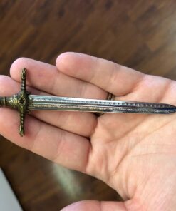 Alternative view of Game of Thrones: Oathkeeper (RP Minis) Paperback, September 27, 2016