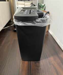 Amazon Basics 8-Sheet Strip Cut Paper, CD, and Credit Card Shredder 37 7157qA2yb5L