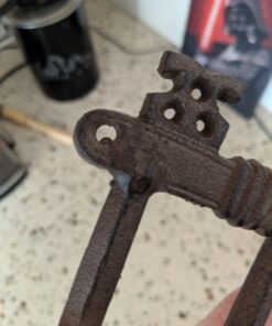 Comfify Decorative Wall Mounted Skeleton Key Holder | Vintage Key with 3 Hooks | Wall Mounted | Rustic Cast Iron | 7.9 x 4.1 |- with Screws and Anchors Rust brown 31 7157u18bFzL