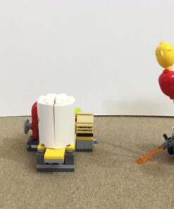 LEGO The Batman Movie The Joker Balloon Escape 70900 Batman Toy 30 715b3qFJExL