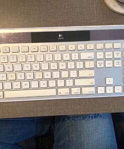 Logitech K750 Wireless Keyboard— Solar Recharging, Mac-Friendly, 2.4GHz Wireless - Silver 39 715mE4s0uYL