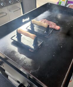 Victoria Rectangular Cast Iron Meat Press with a Wooden Handle, Preseasoned with Flaxseed Oil, Made in Colombia 8.3 x 4.4 Inch 35 715obFedpL