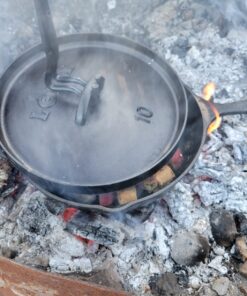 Lodge 10.25 Inch Cast Iron Pre-Seasoned Skillet – Signature Teardrop Handle - Use in the Oven, on the Stove, on the Grill, or Over a Campfire, Black 99 716SPsNZPcL