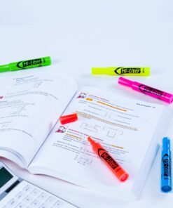 Avery Hi-Liter Desk-Style Highlighters, Smear Safe Ink, Chisel Tip is great for sketch book art, 12 Assorted Colors (98034) 12 highlighters 17 716loETx2dL