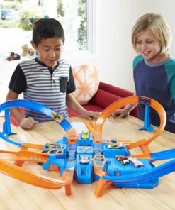 Hot Wheels Track Set with 1:64 Scale Toy Car, 4 Intersections for Crashing, Powered by a Motorized Booster, Criss-Cross Crash Track (Amazon Exclusive) 16 716oozd11kL