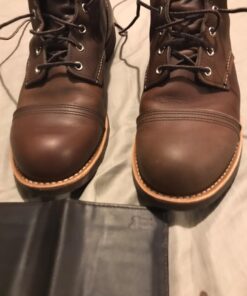 Huberd’s Shoe Oil - Leather conditioner and waterproofer since 1921. Easy pour formula waterproofs, softens, and conditions boots, shoes, bags, belts, gloves, saddles, tack and harness. 33 717RA3PWfL 1