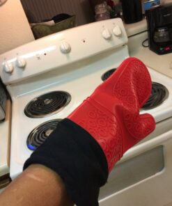 HOMWE Extra Long Professional Silicone Oven Mitt, Oven Mitts with Quilted Liner, Heat Resistant Pot Holders, Flexible Oven Gloves, Red, 1 Pair, 14.7 Inch 43 7184iX2DgcL