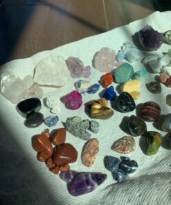 DANCING BEAR Rock, Mineral & Geodes Treasure Hunt Activity Kit (200 Pc Set) Real Shark Teeth Fossils, ID Sheet & Rock Book, STEM Rock, Mineral & Geodes Collection 52 718D5nBE7L