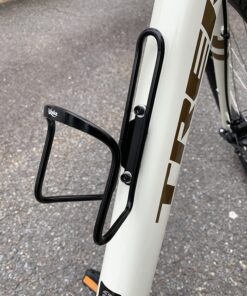 USHAKE Water Bottle Cages, Basic MTB Bike Bicycle Alloy Aluminum Lightweight Water Bottle Holder Cages Brackets(2 Pack- Drilled Holes Required) Black 40 718SE6JvONL