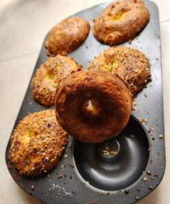 Wilton 6-Cavity Doughnut Baking Pan, Makes Individual Full-Sized 3 3/4" Donuts or Baked Treats, Non-Stick and Dishwasher Safe, Enjoy or Give as Gift, Metal (1 Pan) 1 Pack Wilton Nonstick 6-Cavity Donut Pan 30 718lATUcocL