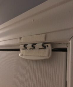 Prime-Line U 9888 Flip Action Door Lock – Reversible White Privacy Lock with Anti-Lock Out Screw for Child Safe Mode, 2-3/4” (Single Pack) 1 26 719948zLDfL