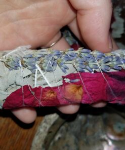 Tomoko White Sage Smudge Kit - 3 White Sage with Rose and Lavender, 2 Palo Santo, Abalone Shell, Wooden Tripod Stand & Feather! Healing, Purifying, Meditating, Incense & Cleansing Super 24 719KhUQCi6L