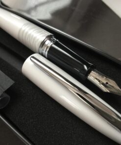 PILOT MR Animal Collection Fountain Pen in Gift Box, Matte White Barrel with White Tiger Accent, Fine Point Stainless Steel Nib, Refillable Black Ink (91141) 1 Count (Pack of 1) 24 719UUR4jB0L