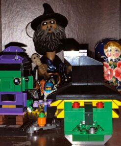 Alternative view of LEGO Witch 40032 Halloween