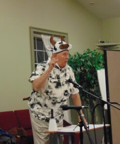 Beistle NoveltBeistle Unisex Plush Cow Head Hat – Western Themed Novelty Cap, Farm Animal Party Supplies, Halloween Costume Headwear, Photo Booth Prop, Dress Up Accessory 18 719ovvt6RvL