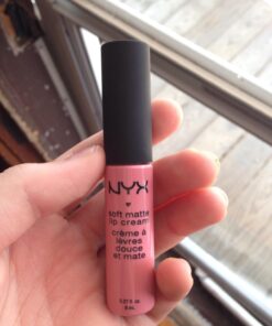 NYX PROFESSIONAL MAKEUP Soft Matte Lip Cream, Lightweight Liquid Lipstick - Istanbul (Clean Pink) 1 Count (Pack of 1) 47 719tleueJ8L