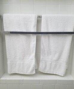 Utopia Towels 6 Pack Small Bath Towel Set, 100% Ring Spun Cotton (22 x 44 Inches) Lightweight and Highly Absorbent Quick Drying Towels, Premium Towels for Hotel, Spa and Bathroom (White) 22 x 44 Inches White 28 719vo7JxZvL