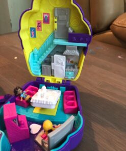 Polly Pocket Playset, Travel Toy with 2 Micro Dolls & Surprise Accessories, Pocket World Cupcake Compact, Food Toy 25 71AIBPZuIDL